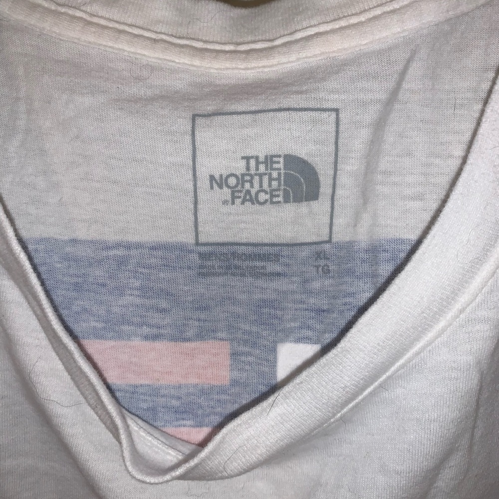 The North Face Men's White USA T-Shirt - Picture 2 of 3
